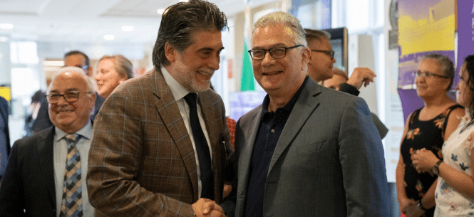 M. Elio Arcobelli, président de la Fondation Santa Cabrini, enchanté de rencontrer Son Excellence monsieur Andrea Ferrari, ambassadeur d’Italie au Canada.